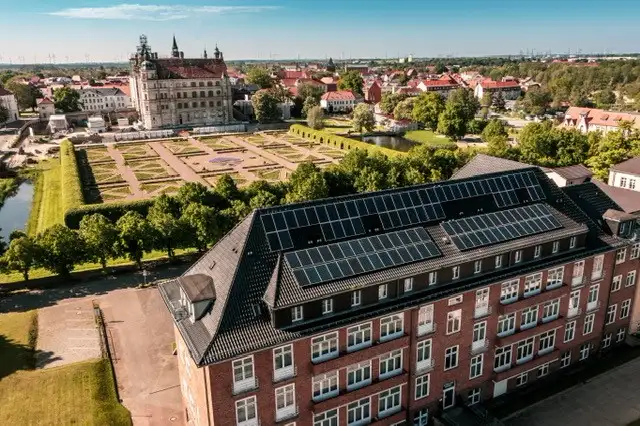 Das Hotel & Restaurant am Schlosspark ist ein 3-Sterne-Plus-Hotel, unter Leitung von Olaf Paarmann in Güstrow.